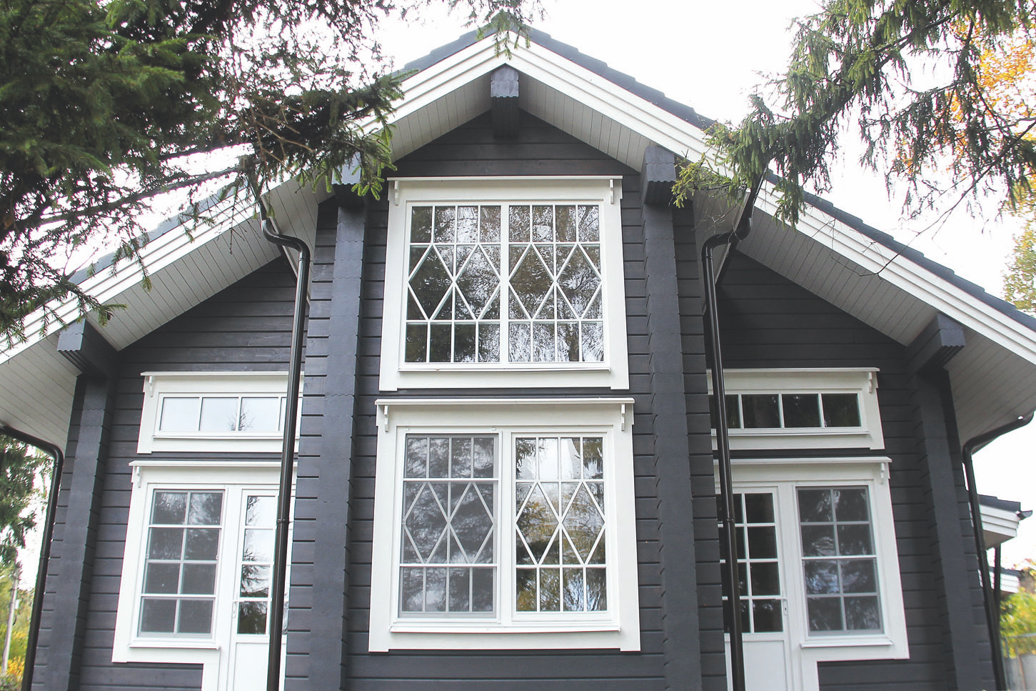 дом с окнами