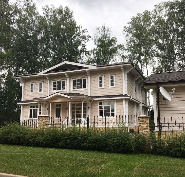 дом с забором